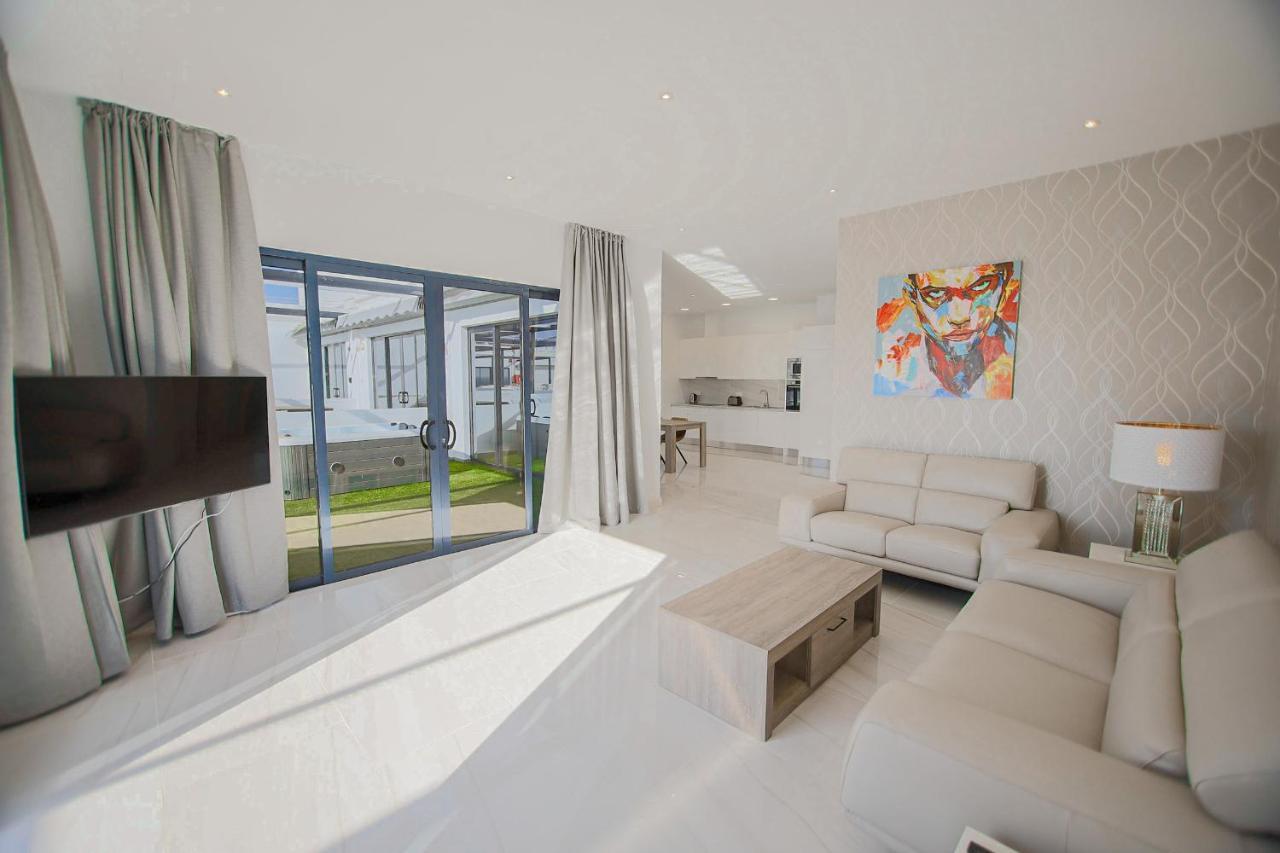 Atlantico Plaza Suite 6A - 2 Beds - 2 Baths プエルト・デル・カルメン エクステリア 写真